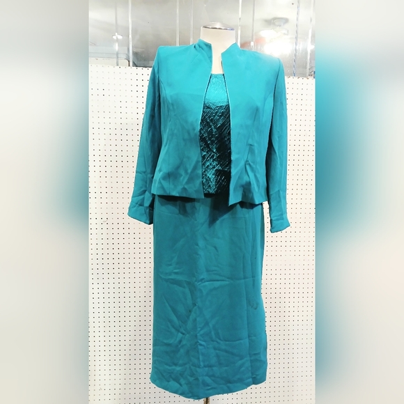 Chic Teal Skirt Set - Picture 4 of 16